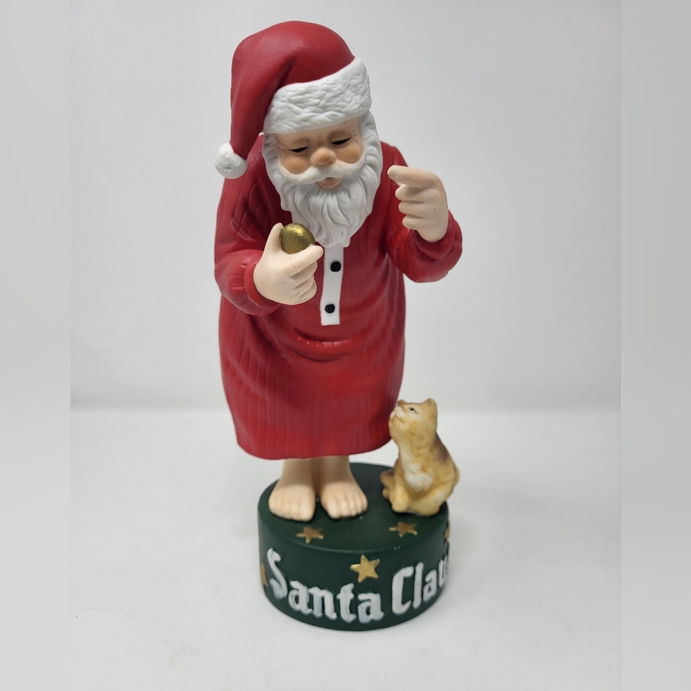 Dept 56 I Saw Mommy Kissing Santa Claus Musical Ceramic Christmas Kitty Cat 10"